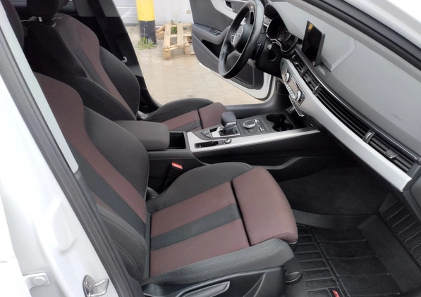 Audi A4 cena 82000 przebieg: 175000, rok produkcji 2017 z Krzyż Wielkopolski małe 352